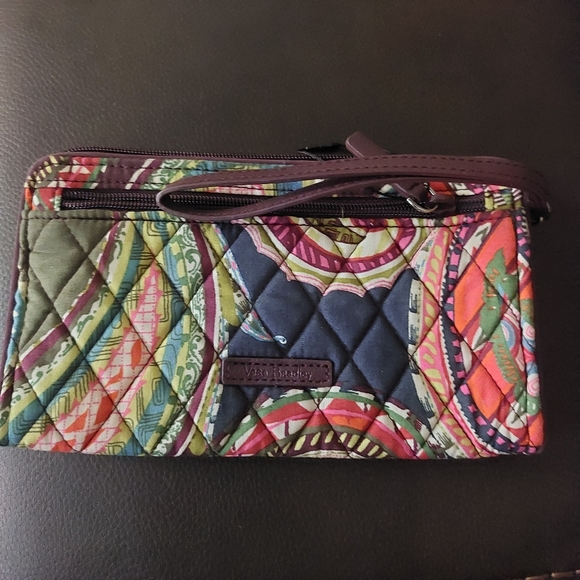 EUC-Vera Bradley RFID Front Zip Wristlet in Heirloom Paisley - Picture 2 of 4